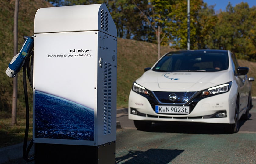 Vehicle To Grid The Mobility Hous!   e - nissan leaf stabilizes electricity grid